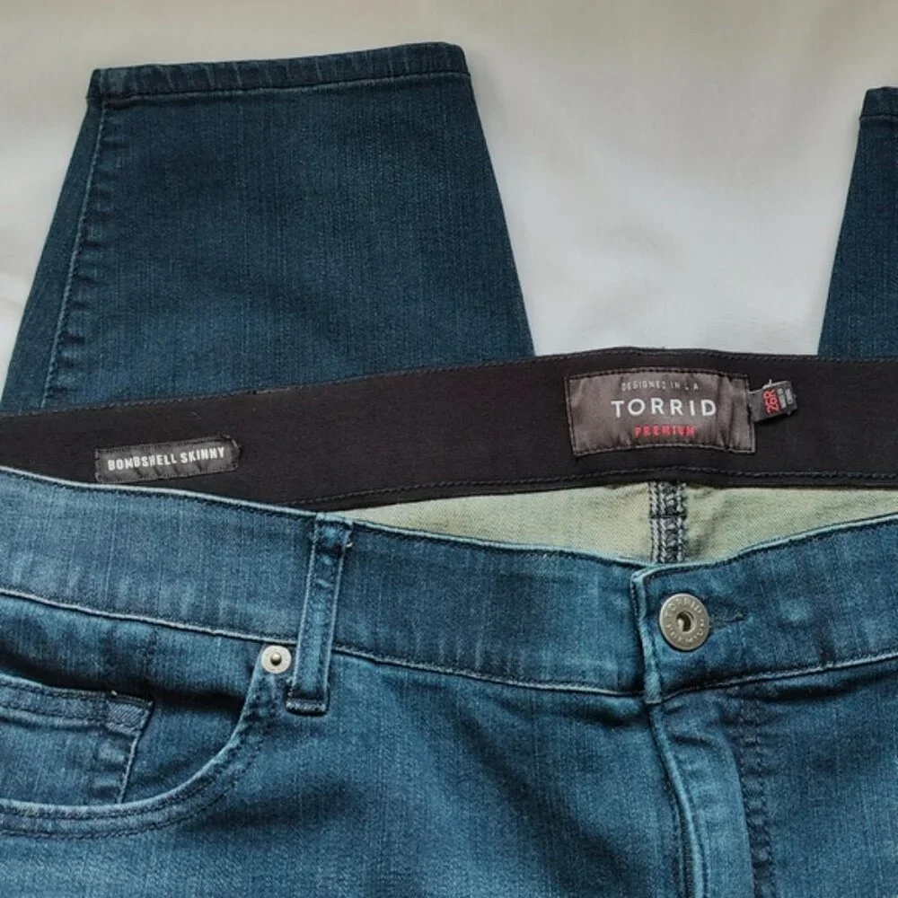Torrid Bombshell Skinny Jeans - Blue - Size 26R - Picture 2 of 4